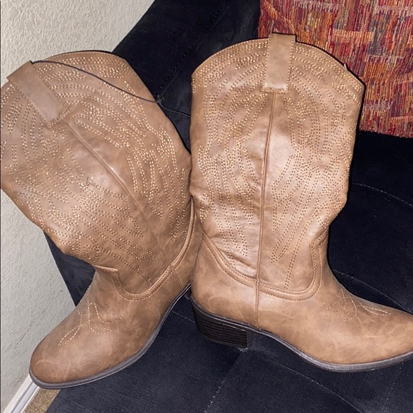 Cowboy boots - Picture 2 of 2